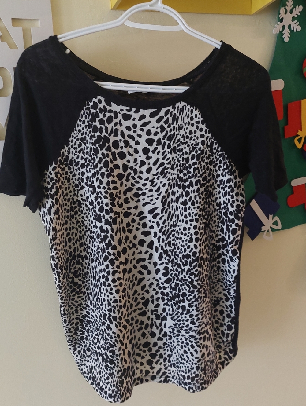 3/$15 Zara Leopard print Short Sleeve Tee